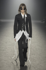 Ann-Demeulemeester-FW25-Paris-06