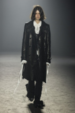 Ann-Demeulemeester-FW25-Paris-08