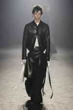 Ann-Demeulemeester-FW25-Paris-12