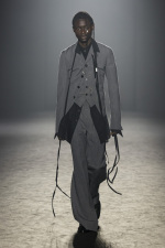 Ann-Demeulemeester-FW25-Paris-13