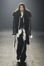 Ann-Demeulemeester-FW25-Paris-15