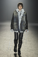 Ann-Demeulemeester-FW25-Paris-22