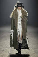 Ann-Demeulemeester-FW25-Paris-23
