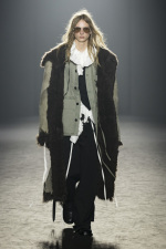 Ann-Demeulemeester-FW25-Paris-26