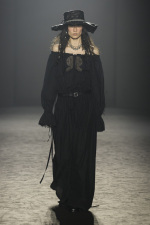 Ann-Demeulemeester-FW25-Paris-35