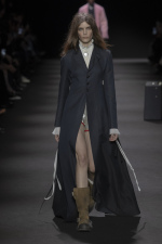 Ann-Demeulemeester-RTW-SS26-01