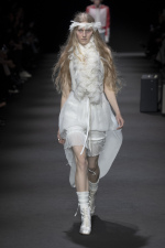 Ann-Demeulemeester-RTW-SS26-17