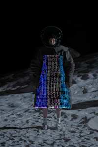 anrealage_aw22-23_01moon_look18_led