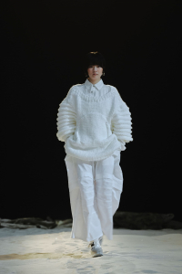 anrealage_aw22-23_02earth_look07