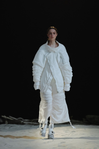 anrealage_aw22-23_02earth_look08