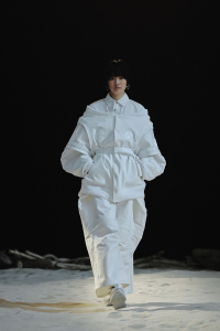 anrealage_aw22-23_02earth_look09