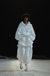 anrealage_aw22-23_02earth_look11