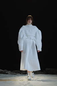 anrealage_aw22-23_02earth_look12