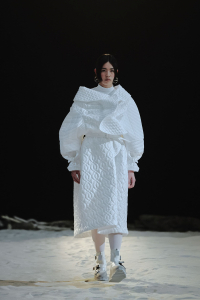 anrealage_aw22-23_02earth_look13