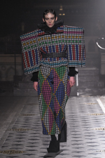 aw25-26-anrealage-look01