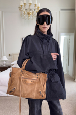 BALENCIAGA-WINTER-25-CAMPAIGN-LOOK-IMAGES_30