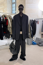 BALENCIAGA-FALL-25-LOOK-18_SONAGO