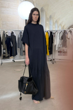 BALENCIAGA-FALL-25-LOOK-1_ELIZA