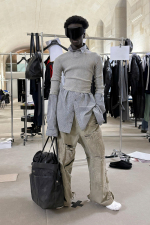 BALENCIAGA-FALL-25-LOOK-41_BAYE