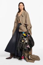 BALENCIAGA-SPRING-26-IMAGE-LOOK-9_YURI
