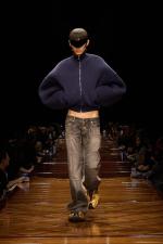 BALENCIAGA-SUMMER-25-LOOK-21_DONGYANG