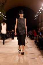 BALENCIAGA-SUMMER-26-LOOK-22_LIVA