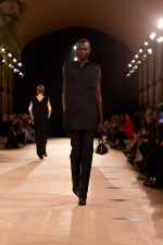 BALENCIAGA-SUMMER-26-LOOK-2_AJUS