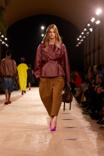 BALENCIAGA-SUMMER-26-LOOK-33_ANNE-FLOOR