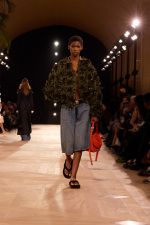 BALENCIAGA-SUMMER-26-LOOK-38_YULIANA