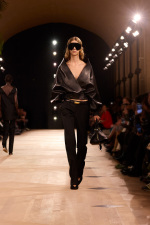 BALENCIAGA-SUMMER-26-LOOK-4_LIEKE