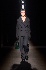 BALENCIAGA-WINTER-26-COLLECTION-LOOK-32-DANA