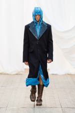 Bluemarble_fw25_runway_press_look01