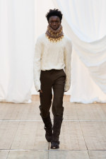 Bluemarble_fw25_runway_press_look08