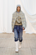 Bluemarble_fw25_runway_press_look21