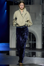Burberry-Winter-2026-Show-Fronts-Look-14