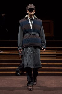 Burberry-Autumn_Winter-2022-Menswear-Collection-Look-12_001