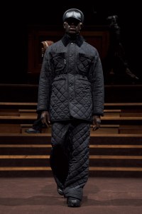 Burberry-Autumn_Winter-2022-Menswear-Collection-Look-23_001