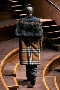 Burberry-Autumn_Winter-2022-Menswear-Collection-Look-40_002