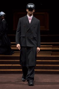 Burberry-Autumn_Winter-2022-Menswear-Collection-Look-5_001