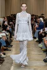 Burberry-Spring_Summer-2023-Collection-Look-21