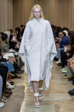 Burberry-Spring_Summer-2023-Collection-Look-22