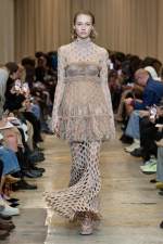 Burberry-Spring_Summer-2023-Collection-Look-23