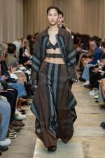 Burberry-Spring_Summer-2023-Collection-Look-47