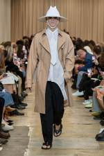 Burberry-Spring_Summer-2023-Collection-Look-5