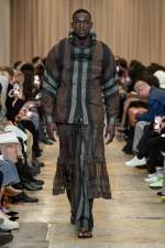 Burberry-Spring_Summer-2023-Collection-Look-9