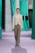 Burberry-Summer-2025-Show-Look-1