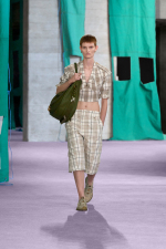 Burberry-Summer-2025-Show-Look-11