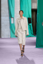 Burberry-Summer-2025-Show-Look-2