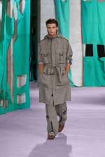 Burberry-Summer-2025-Show-Look-22