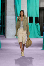 Burberry-Summer-2025-Show-Look-24